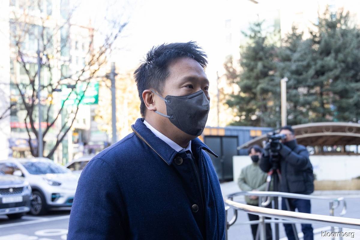 Daniel Shin arrives at the Seoul Southern District Court on Dec 2. (Bloomberg pic)